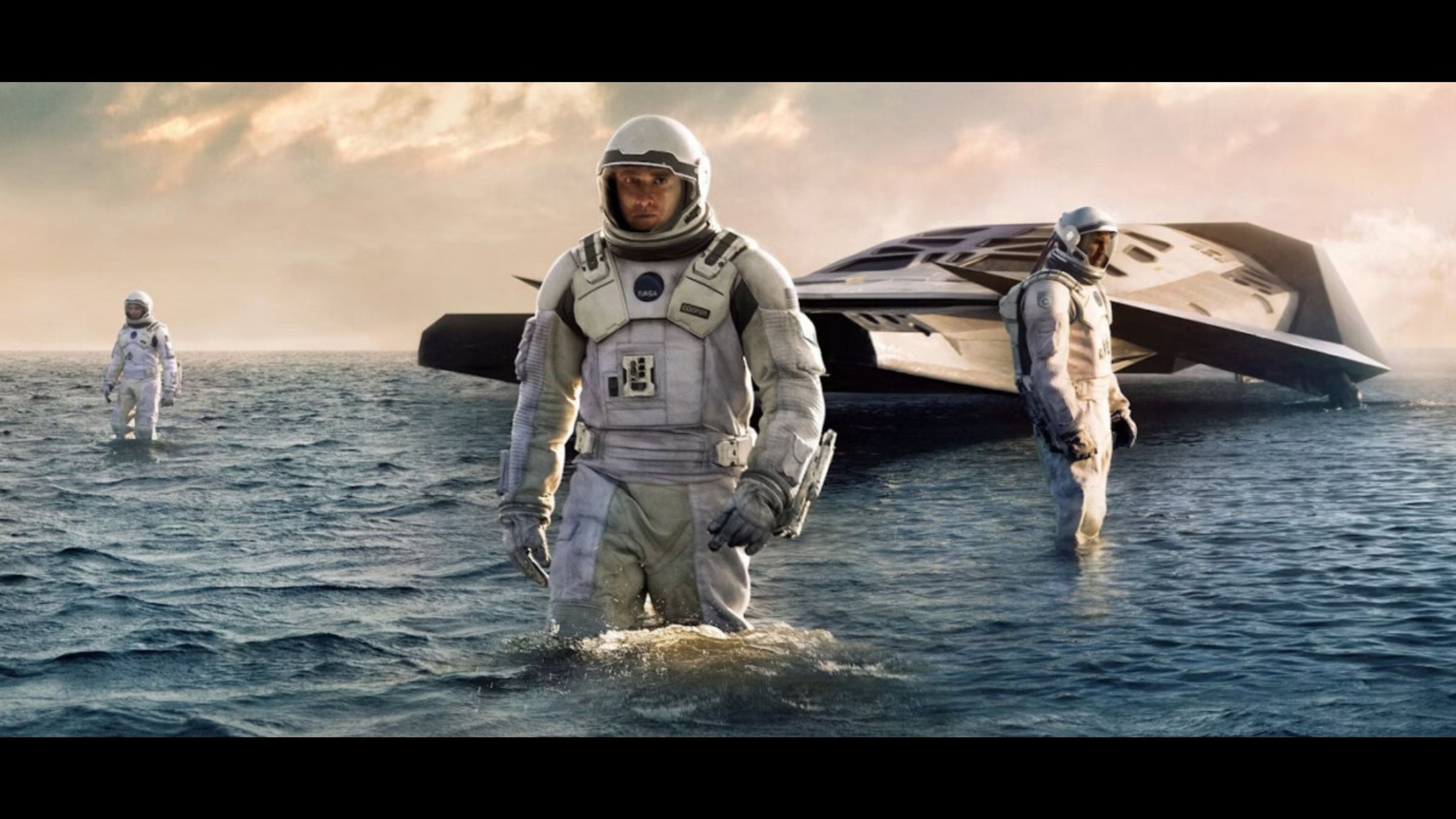 Promotiv grafikk for 70mm-film: Interstellar