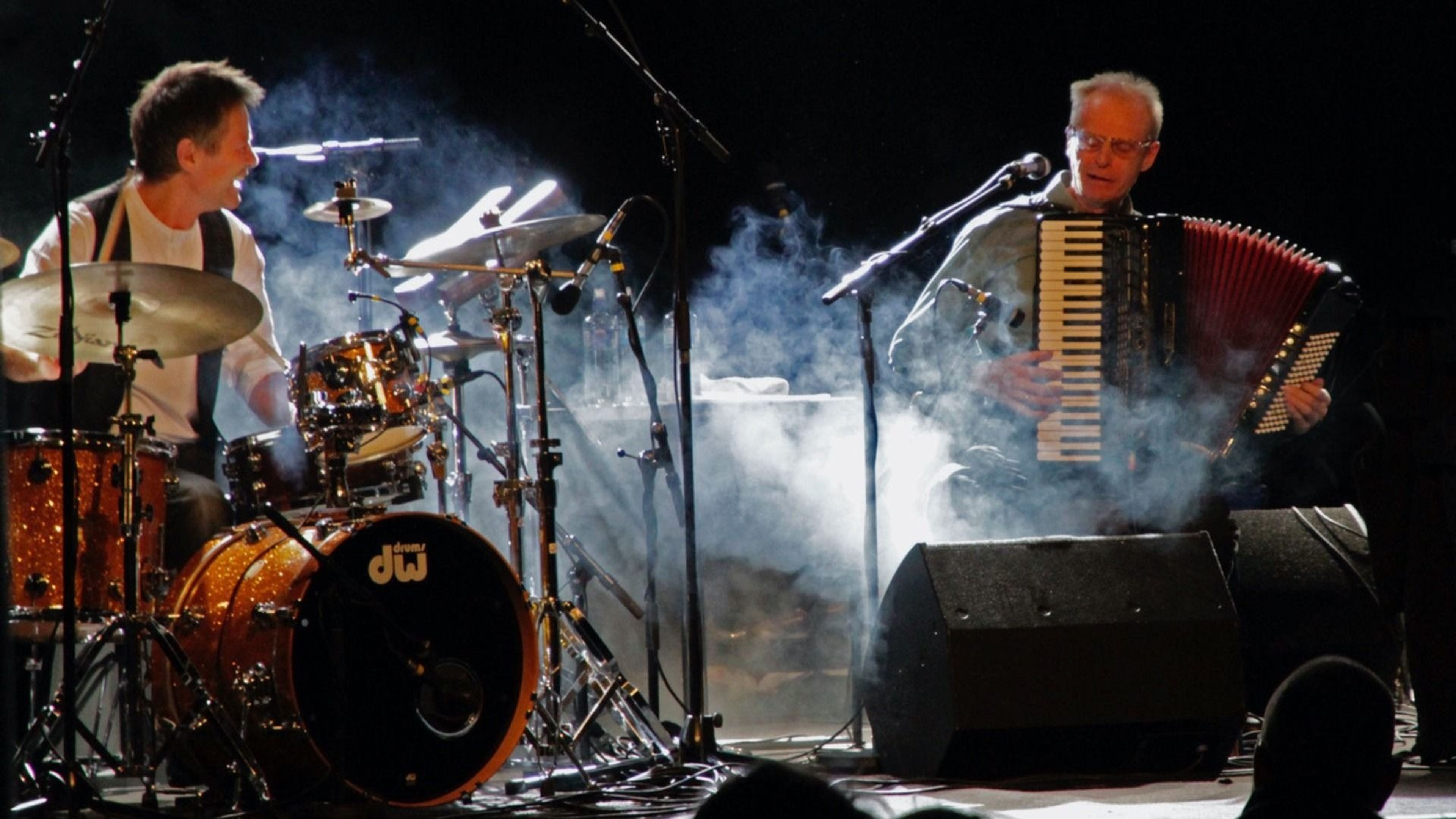 Promotiv grafikk for Fliflet/Hamre morer julen inn