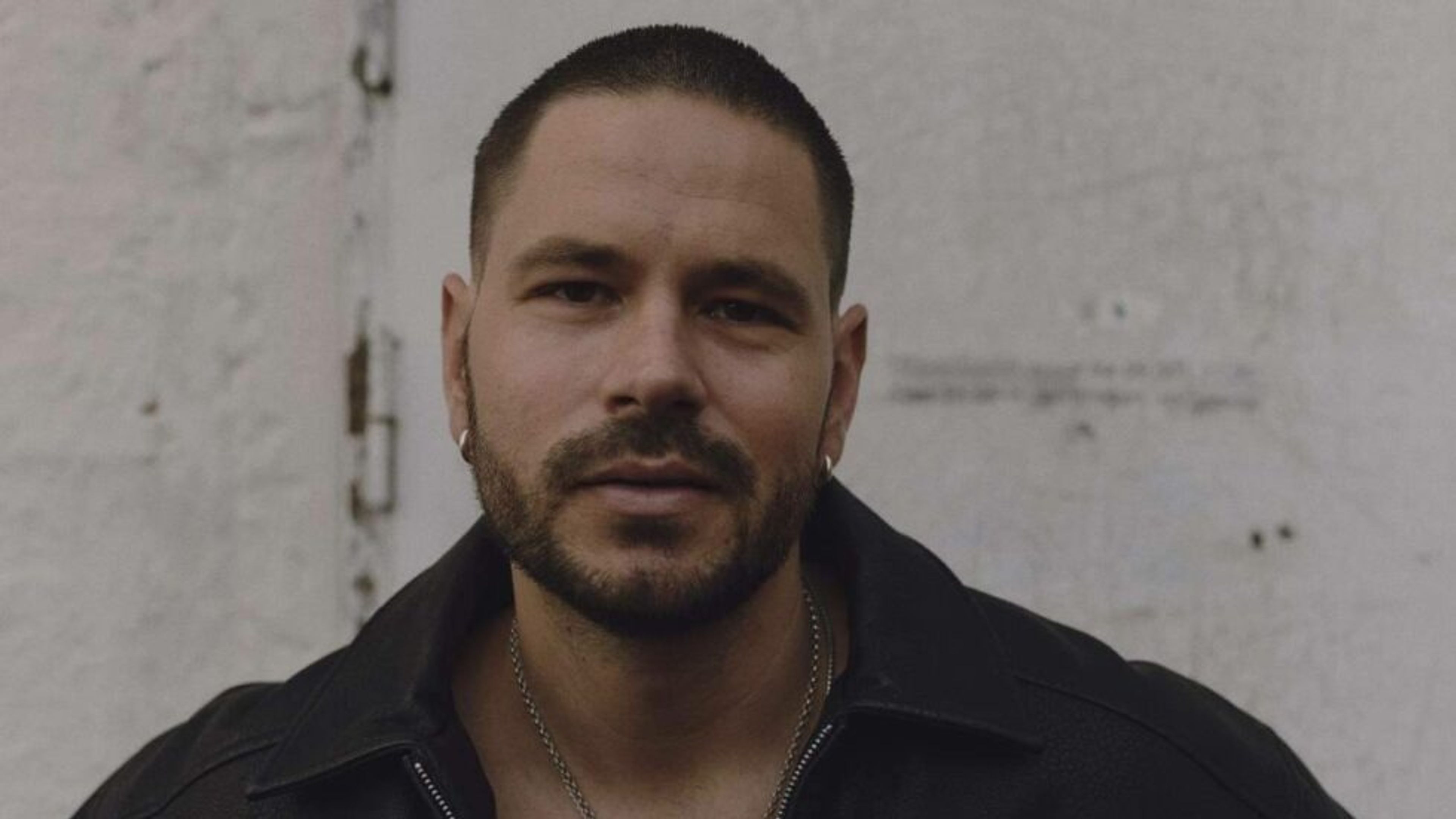 Promotiv grafikk for Chris Holsten