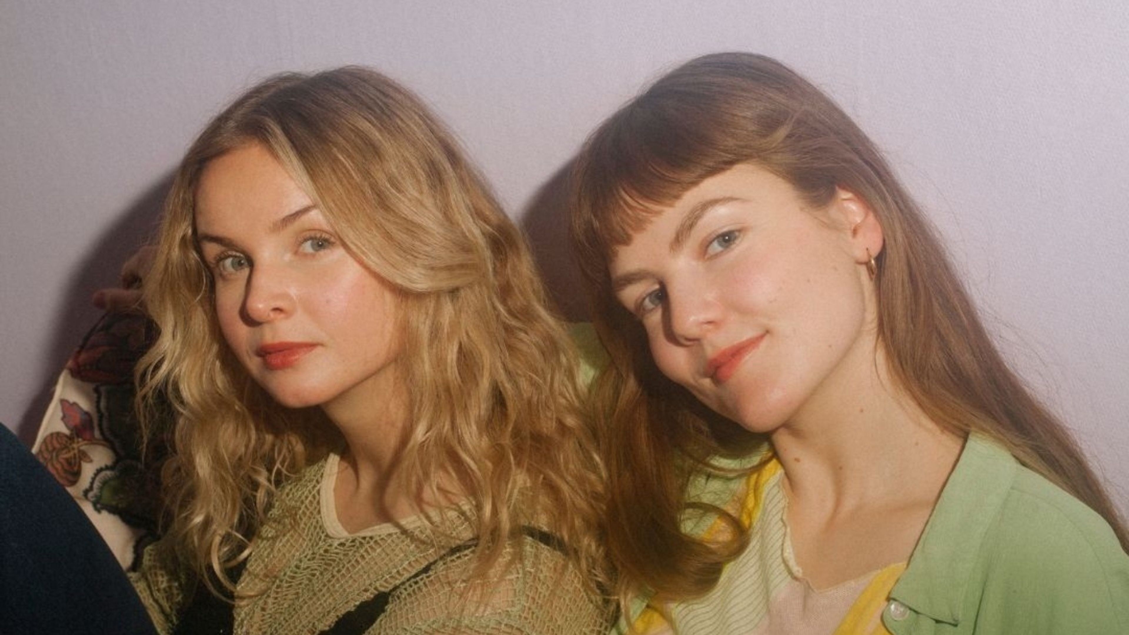 Promotiv grafikk for Marie Løvås & Julie Henrikke