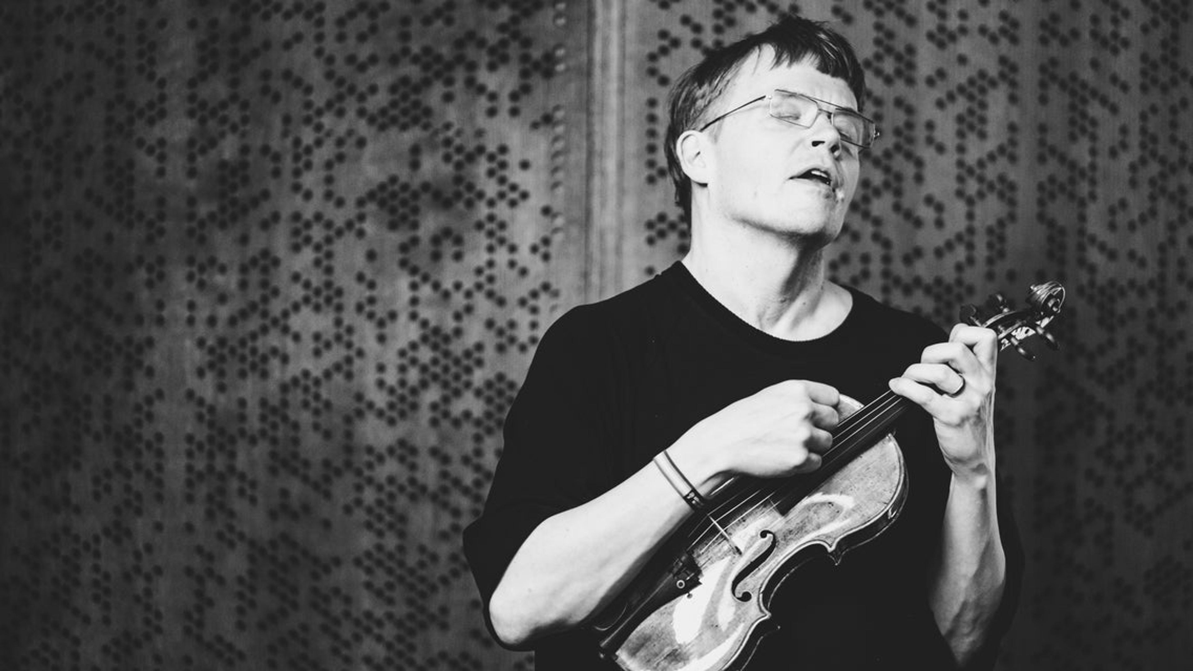 Promotional graphic for Det Norske Kammerorkester // Grieg og Sjostakovitsj