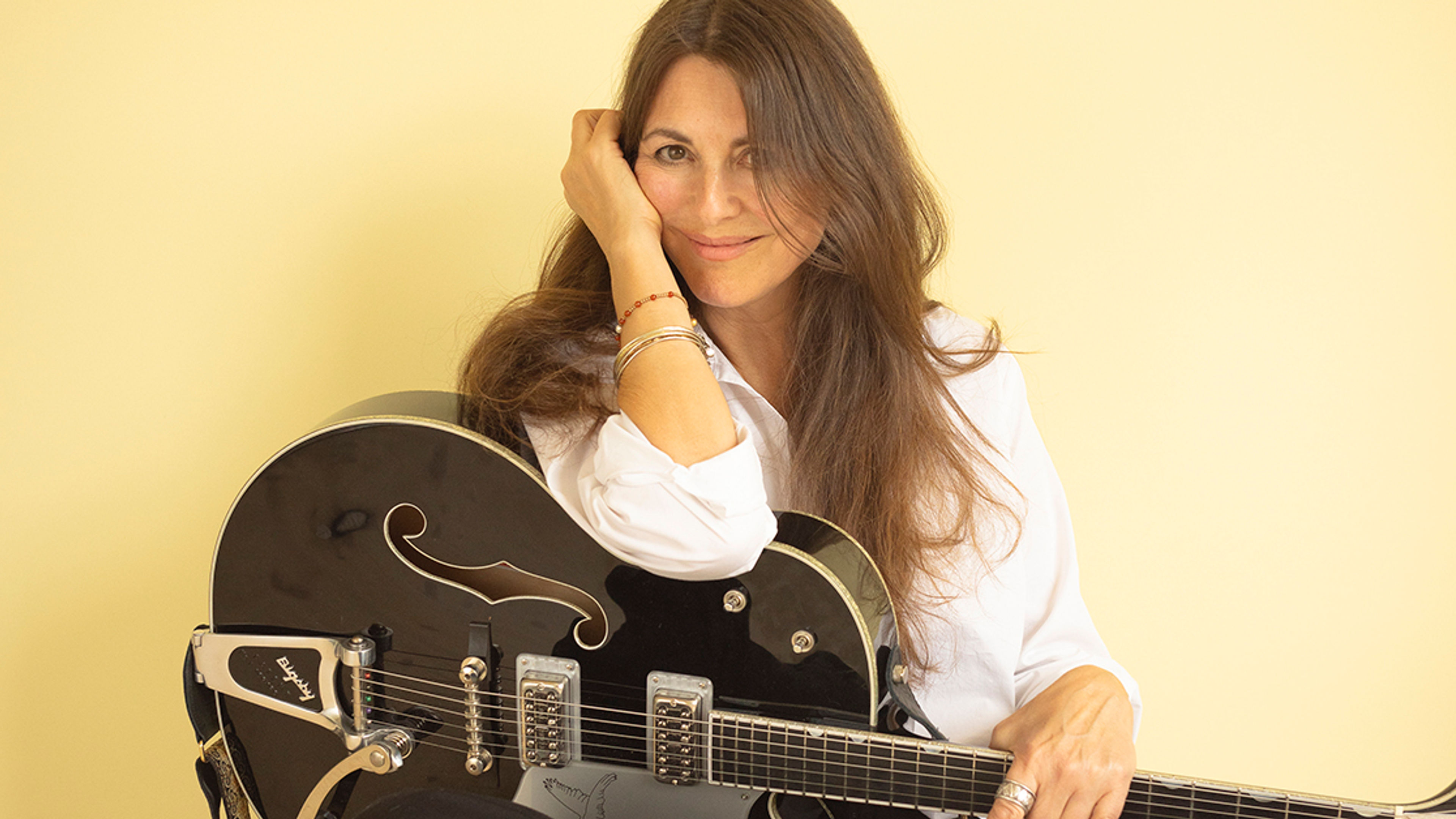 Promotional graphic for Claudia Scott (duo) Support Paul-Ronney Angel