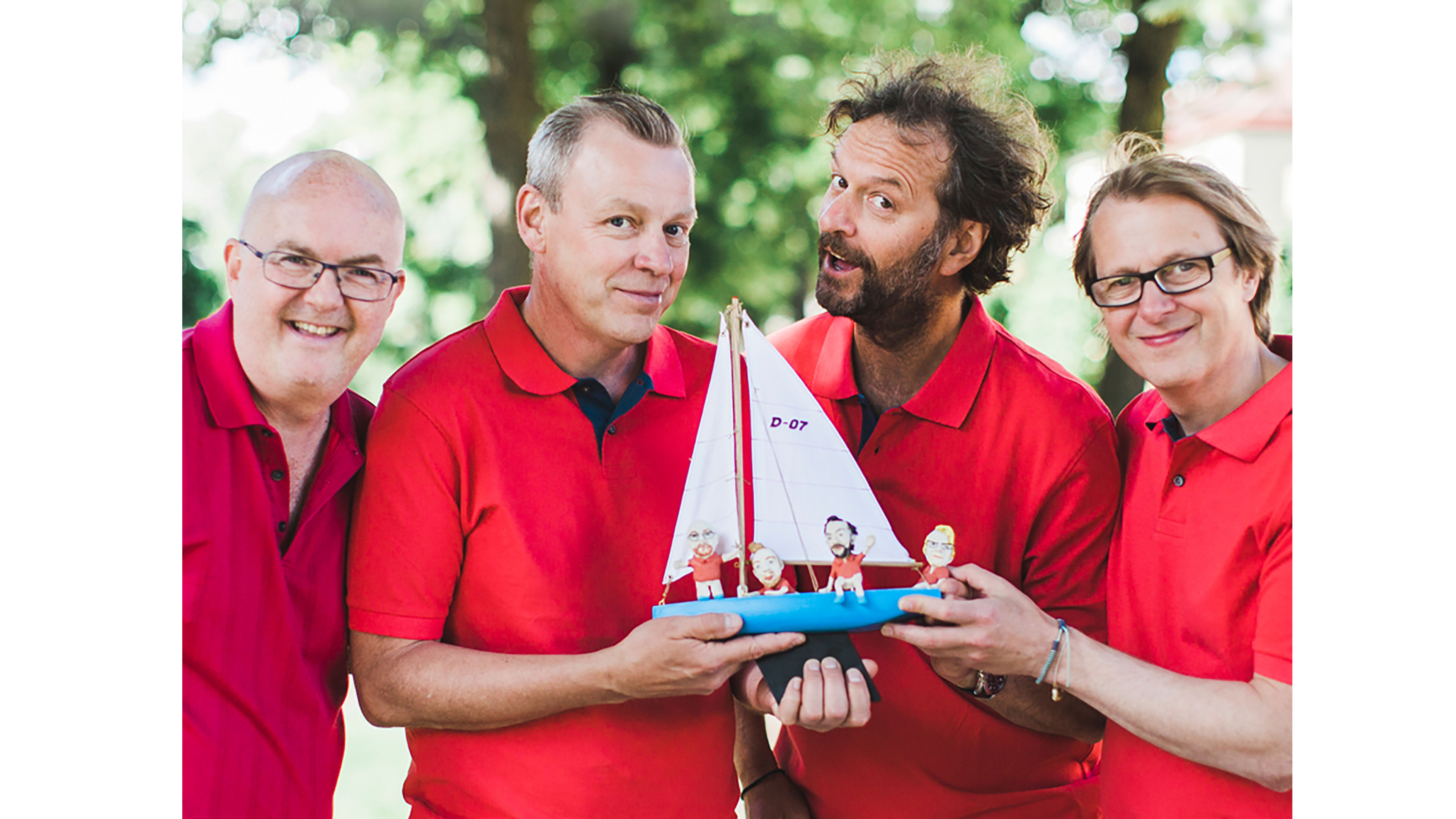 Promotional graphic for Delillos