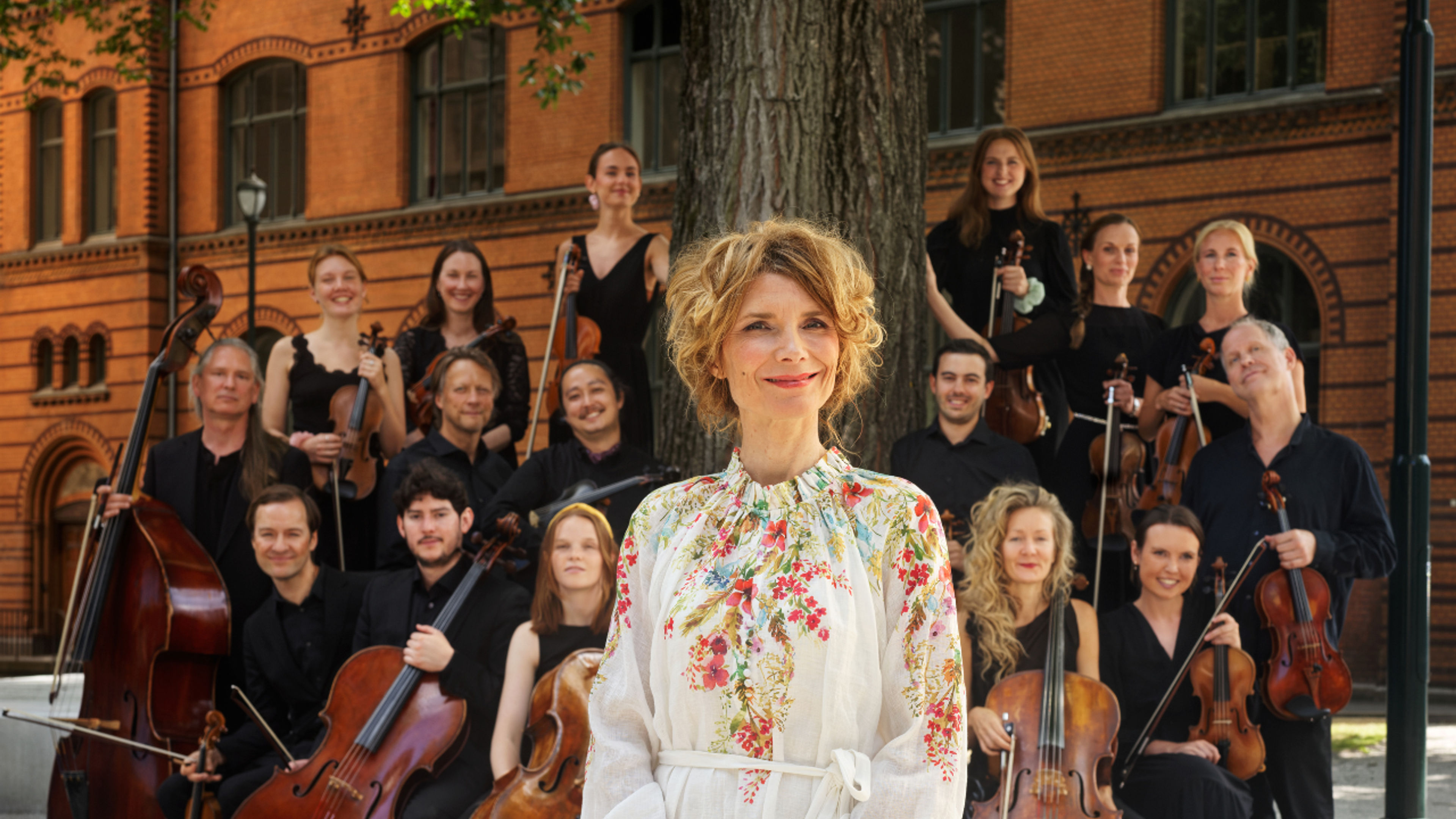 Promotional graphic for Herborg Kråkevik og TrondheimSolistene «Vi vandrar saman i Herborgs songbok»