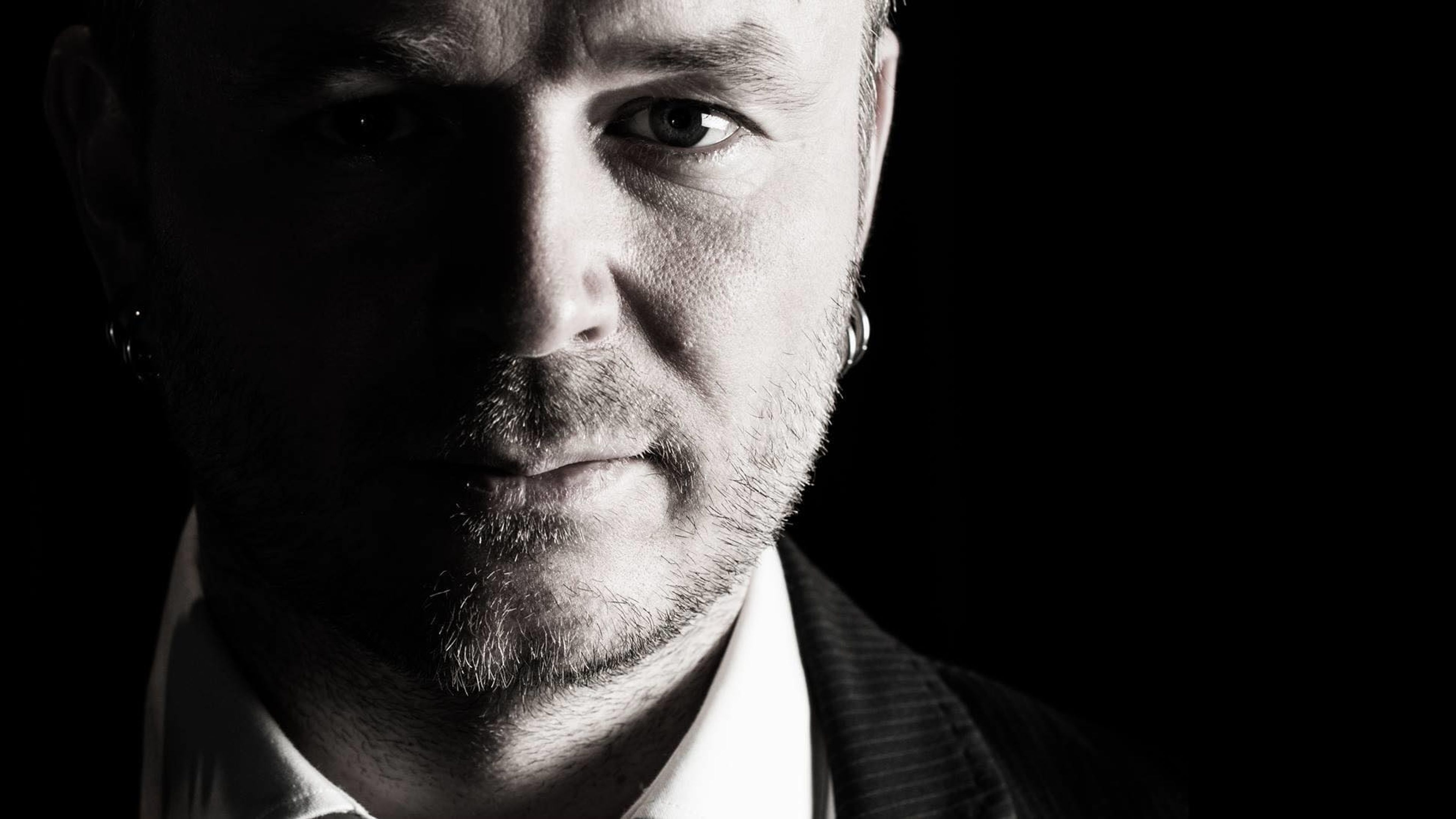 Promotional graphic for KNUT ANDERS SØRUM & BAND i Bakgården på Kaffka 