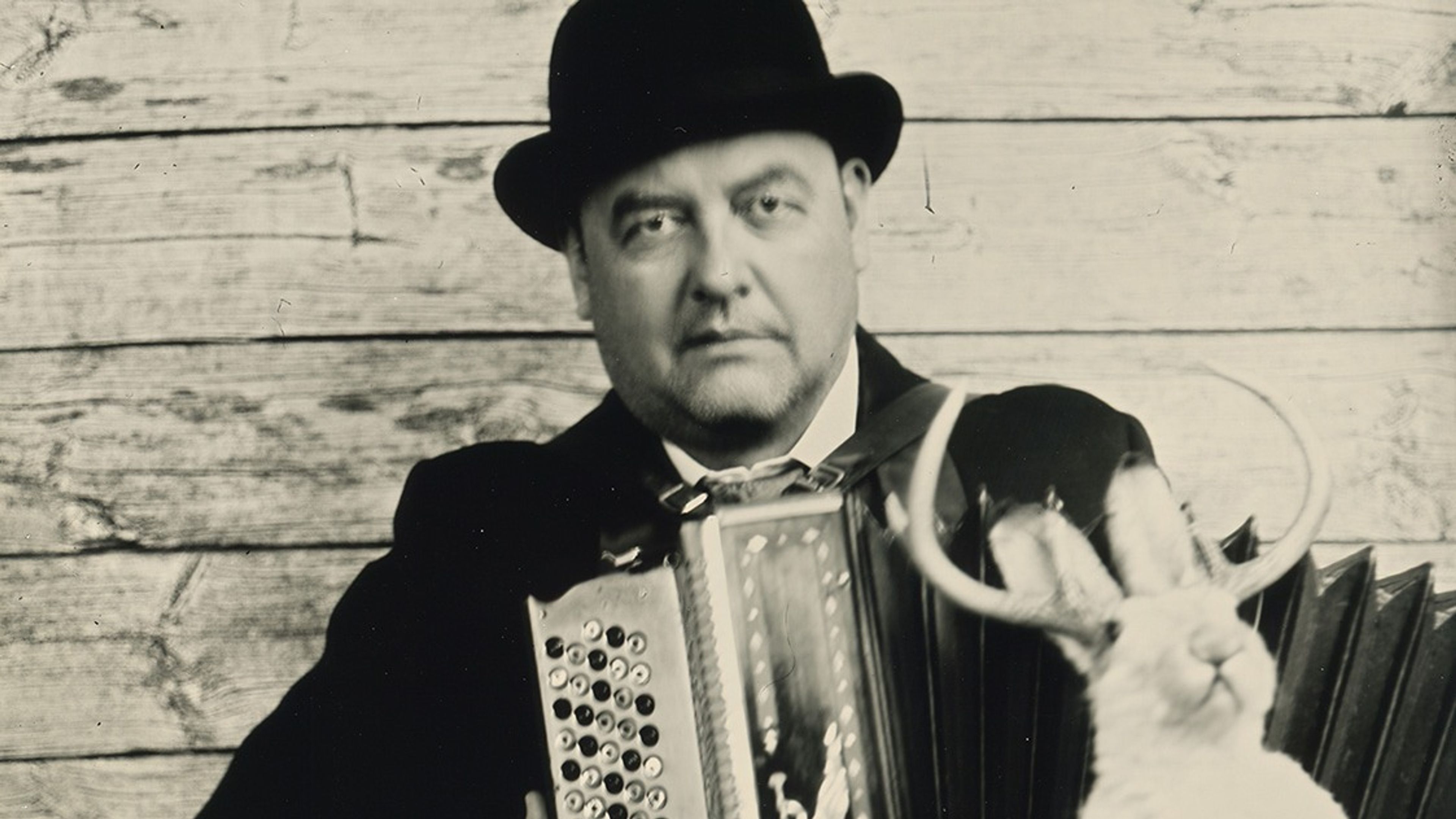 Promotional graphic for Stian Carstensen & Romkameratene