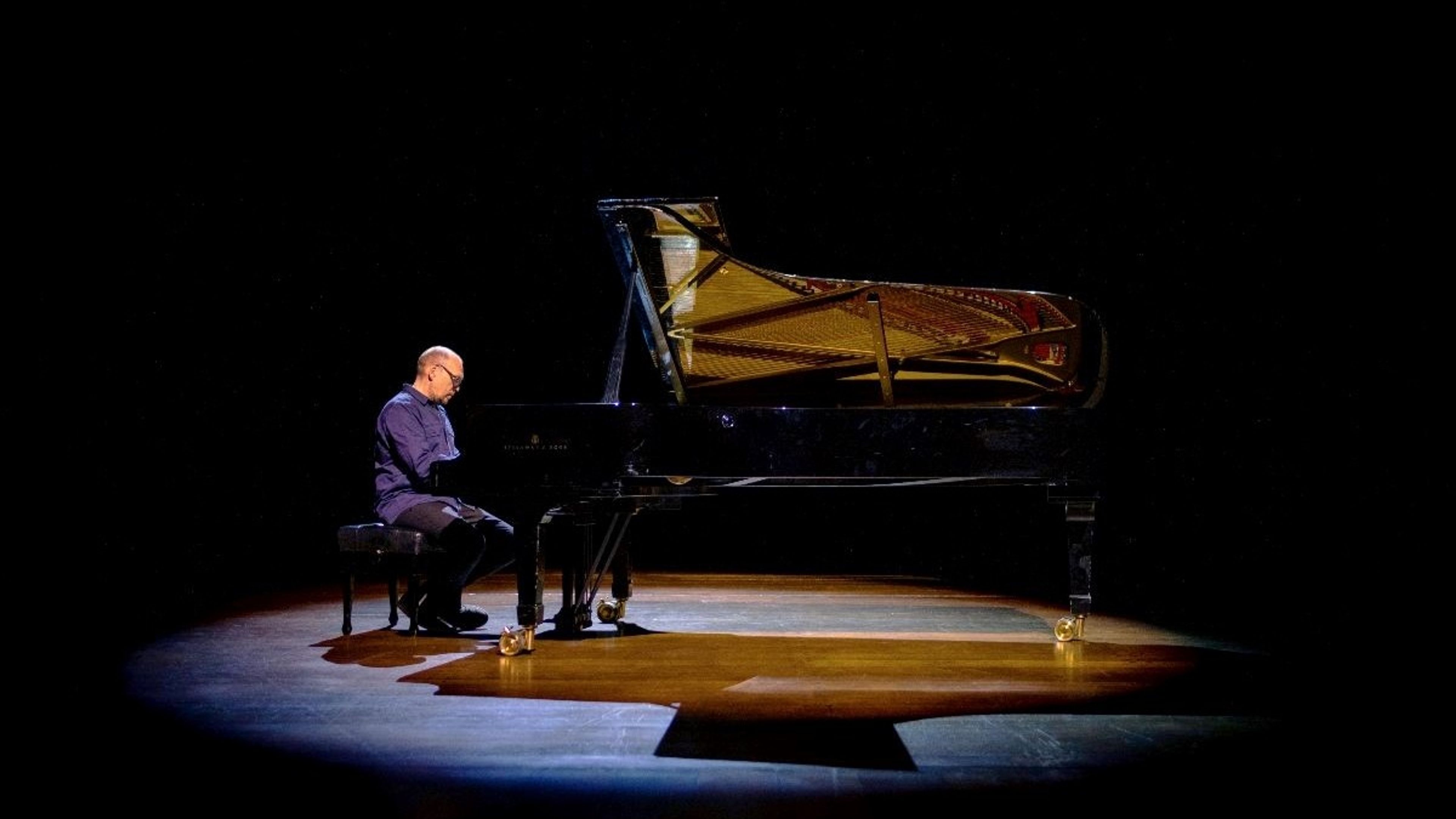 Promotional graphic for Bugge Wesseltoft - It's snowing on my piano