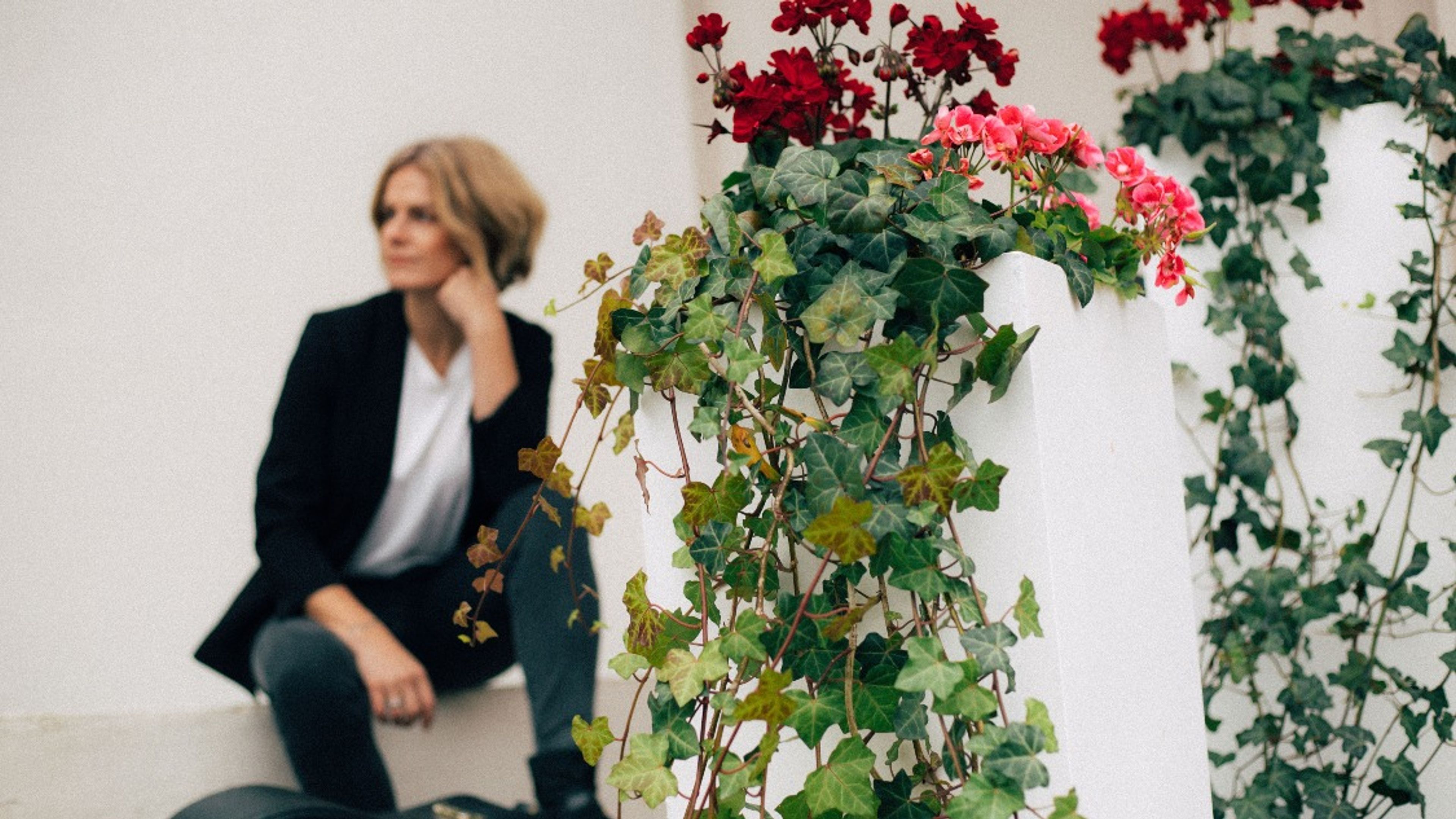 Promotional graphic for Johanna Demker med band