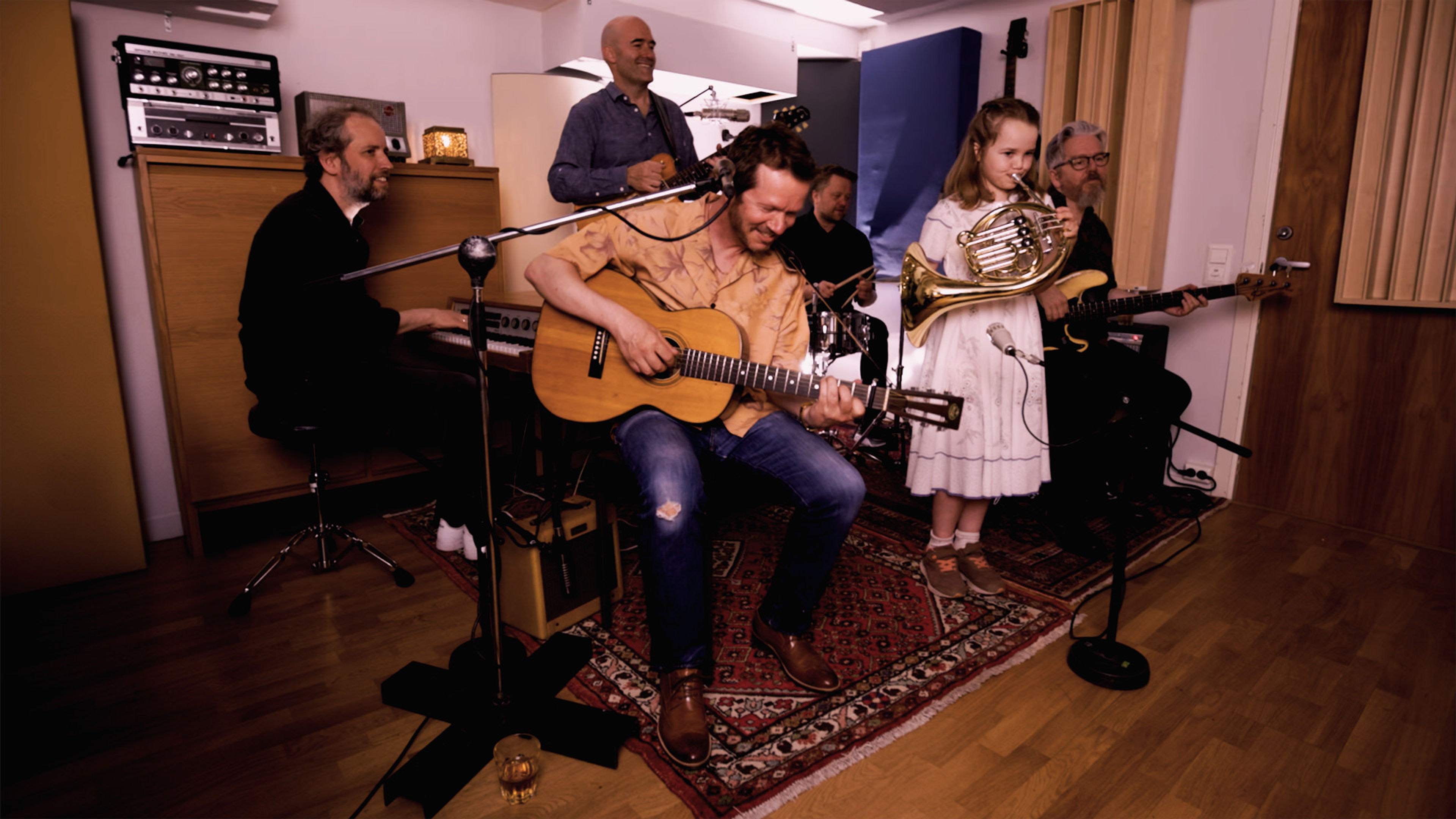 Promotional graphic for Releasekonsert, Anders Eidsvold, Å leve i en by