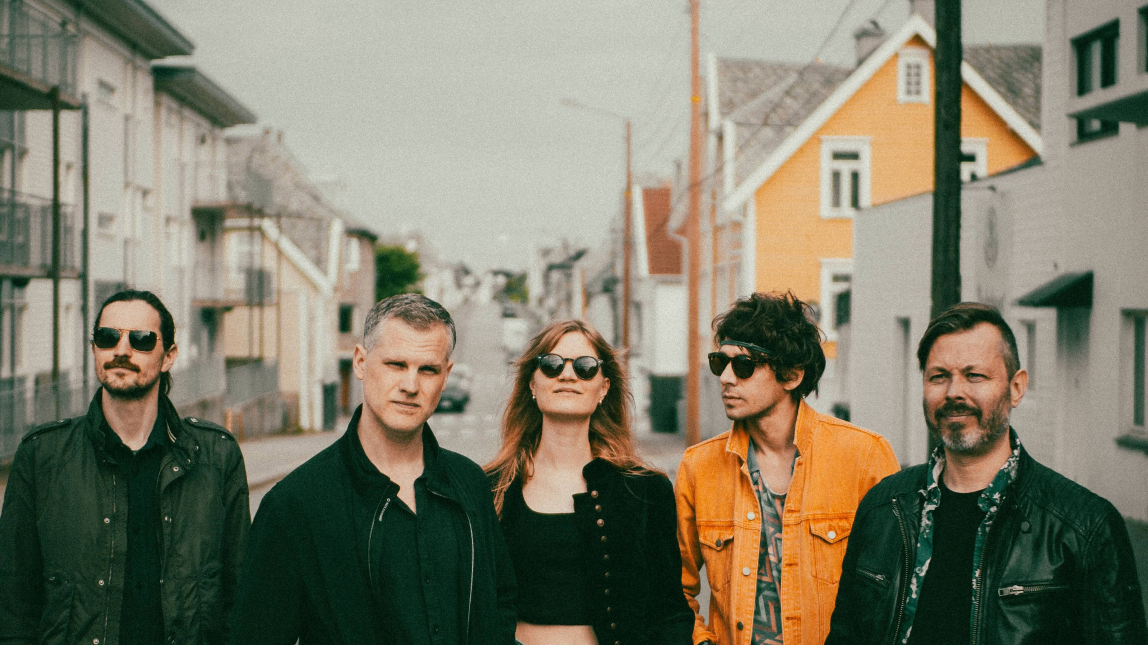 Promotional graphic for Revehiet // Lefty and the tin can sellers