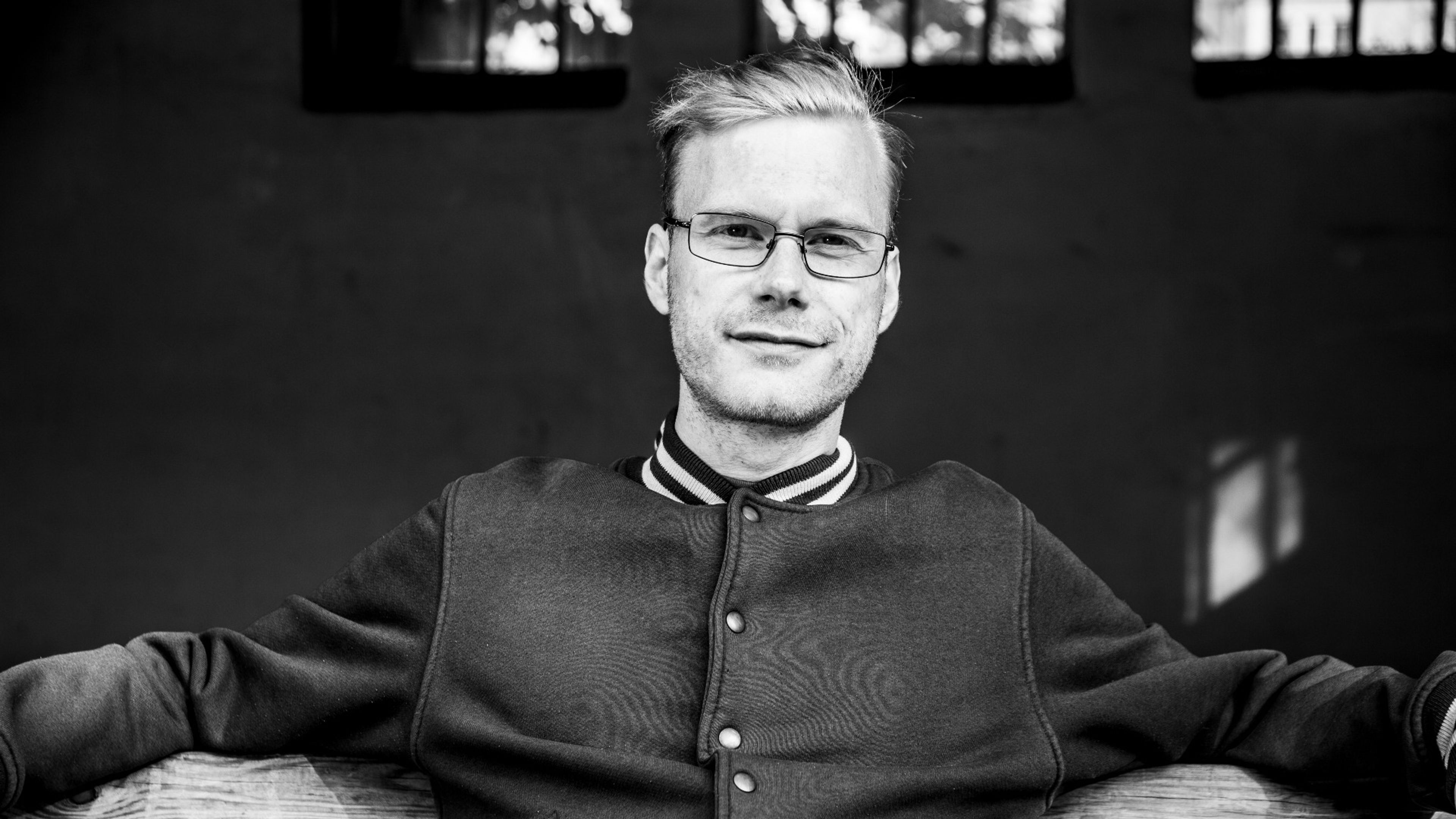 Promotional graphic for Bokrelease for Nils Grønvolds "Den grønne boka" med høytlesning + DJ Konkret
