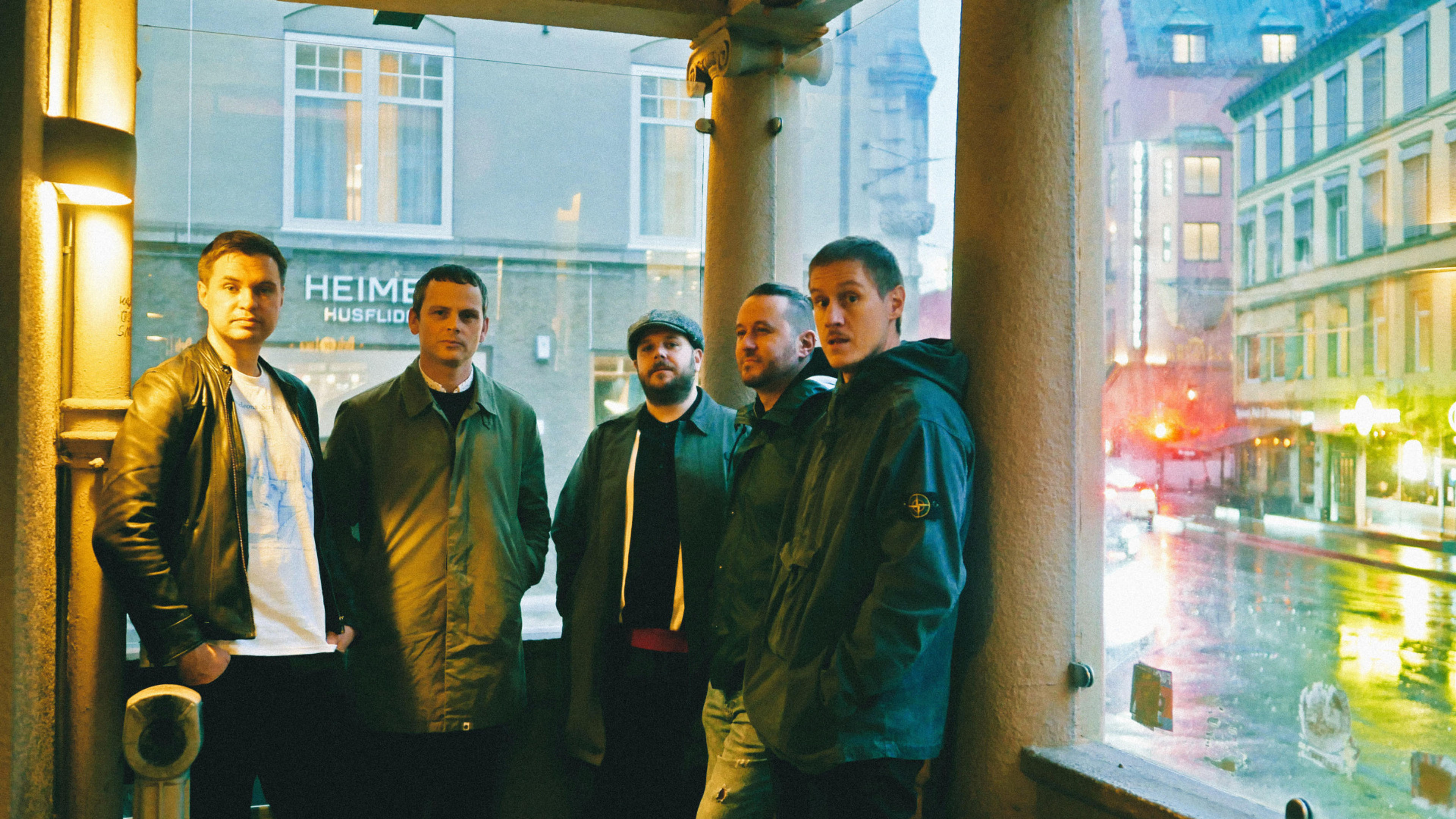 Promotional graphic for Trinny Dad - Debuterer Live på MIR