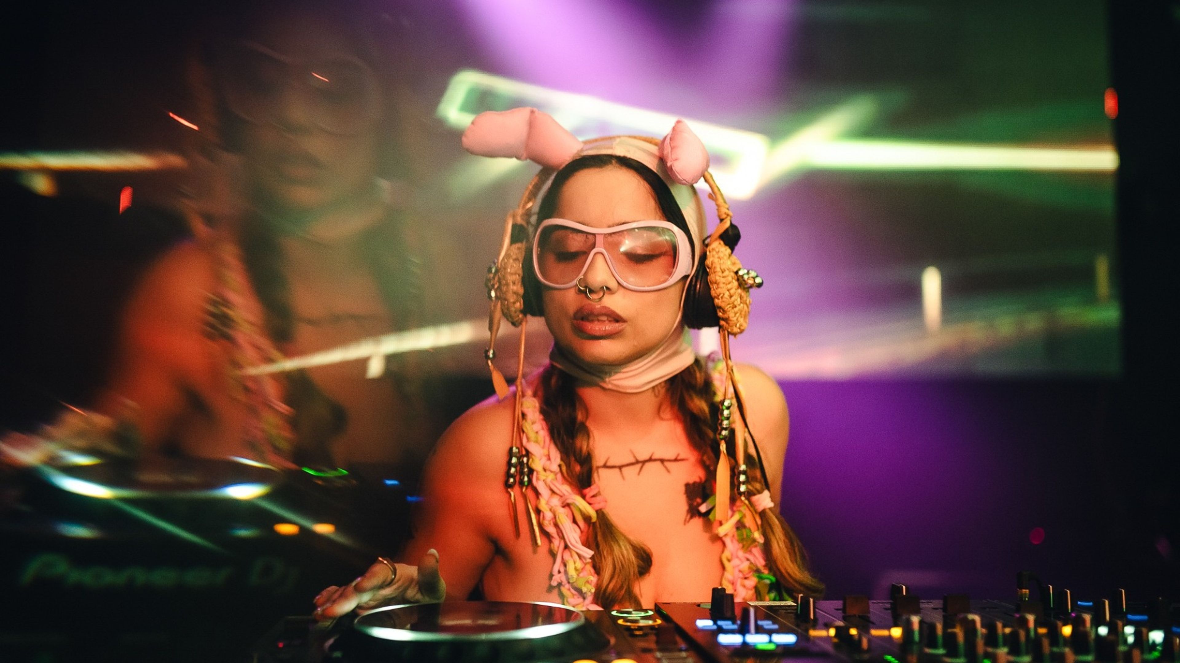 Promotional graphic for Queer Sauna Sessions x Karmaklubb*, vol. 26: MÍLIAN DOLLA!!