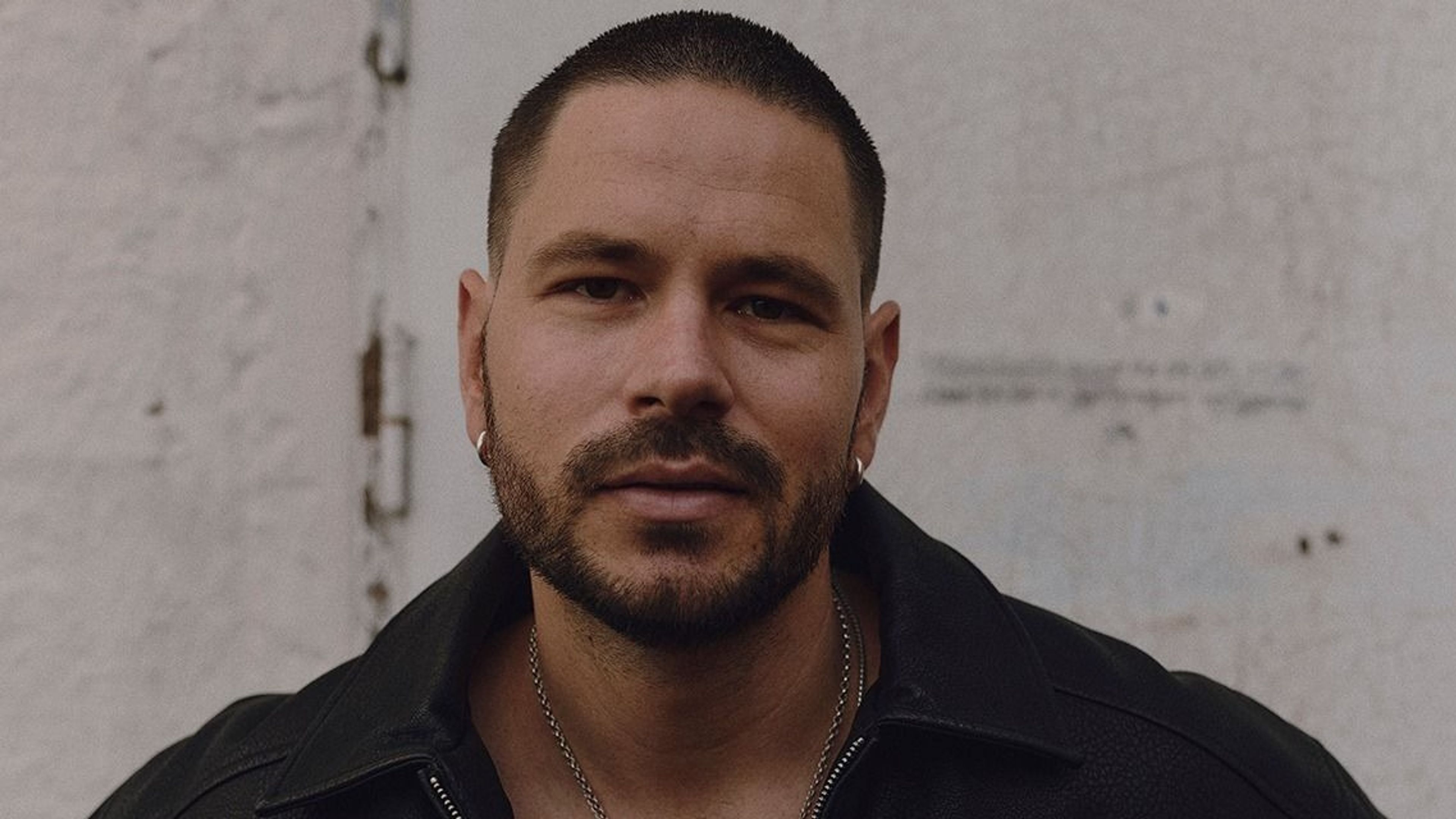 Promotiv grafikk for Chris Holsten