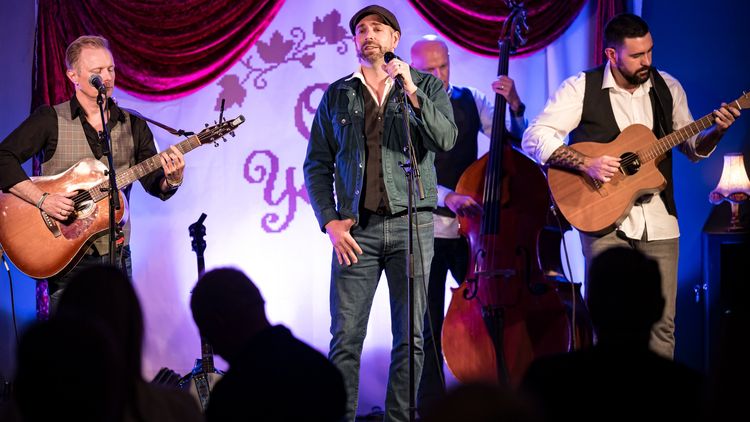 Over Yonder på Abelone