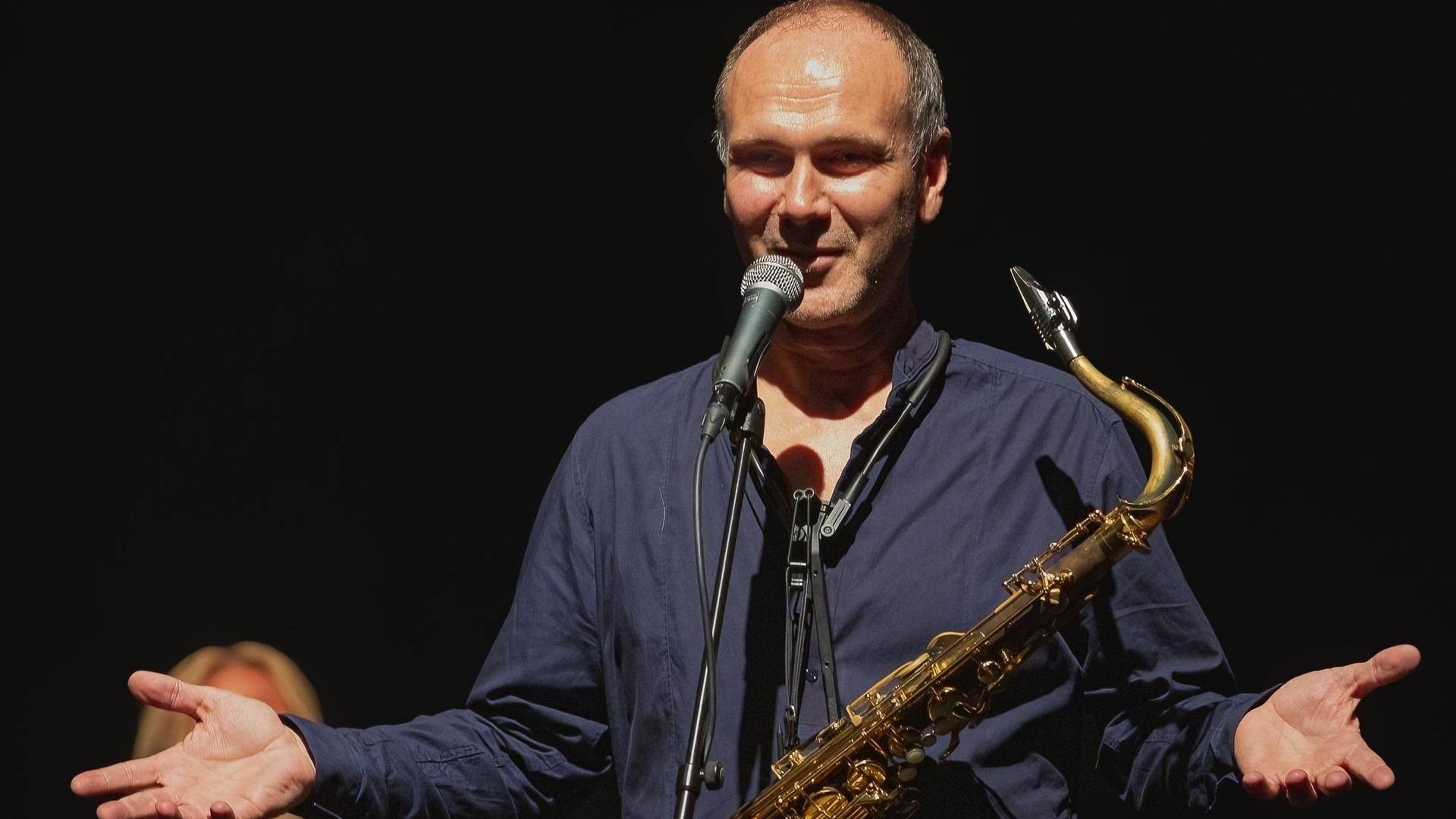 Promotional graphic for Intimkonsert med Bendik Hofseth Trio