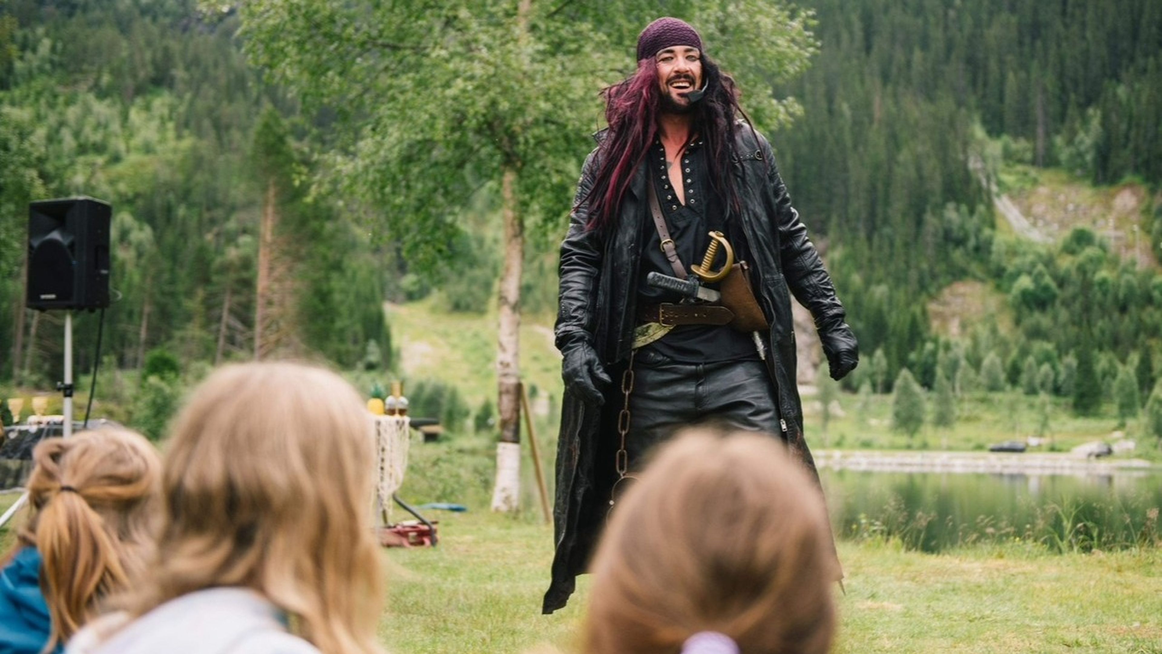 Promotional graphic for BARNESØNDAG // Verdens verste Kaptein