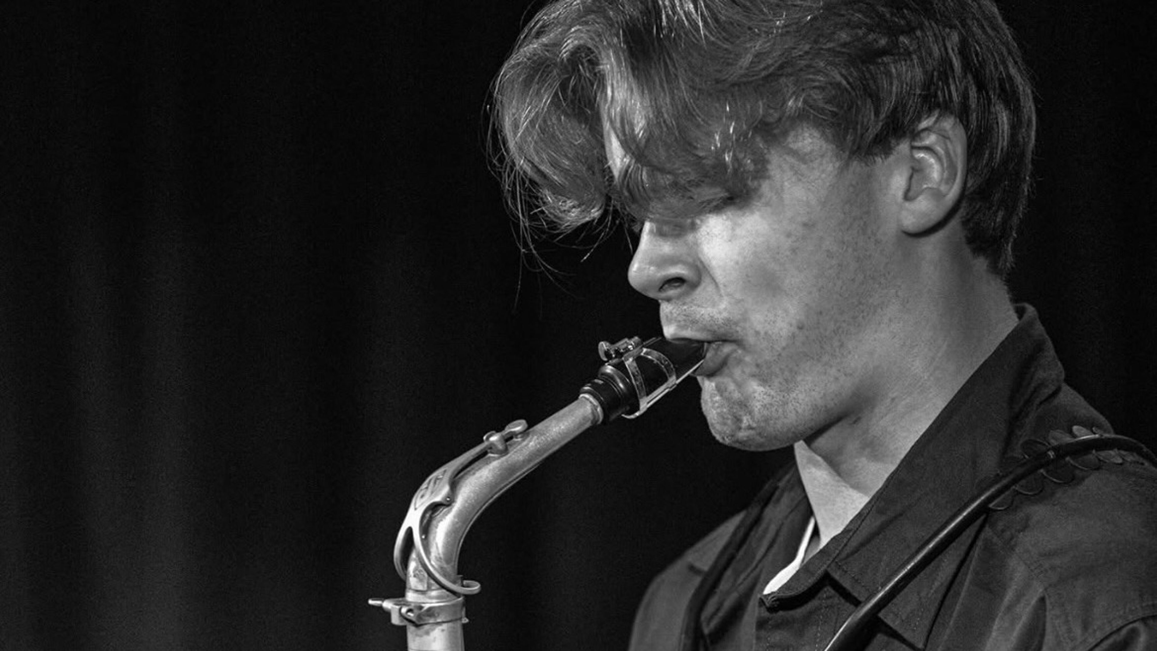 Promotional graphic for Simon Folkvord – Knowhere // Juret