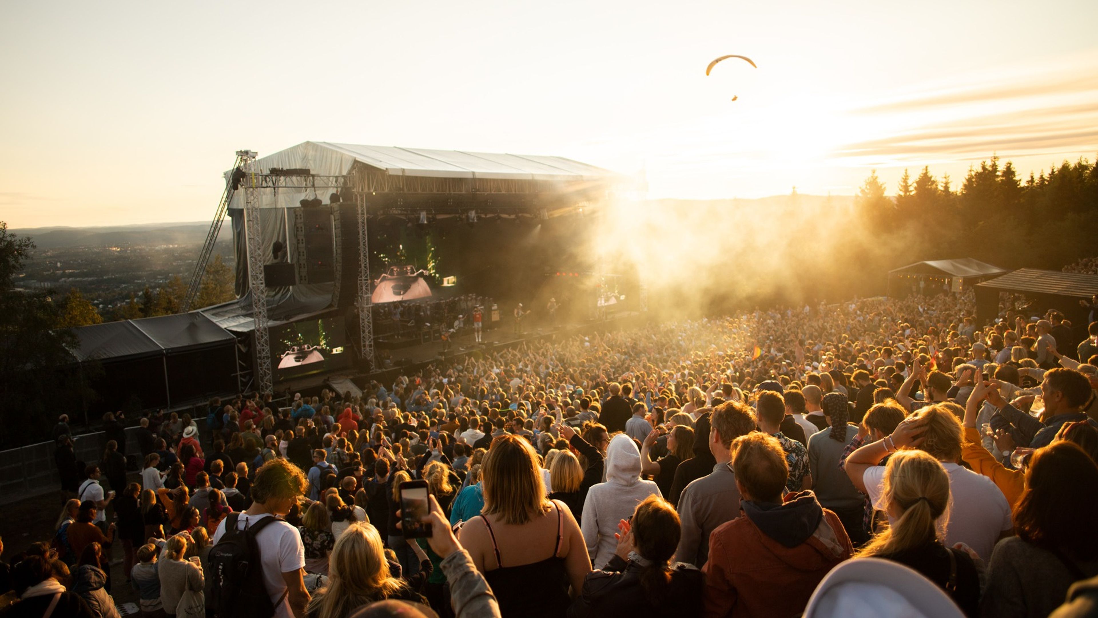 Promotional graphic for OverOslo Onsdag