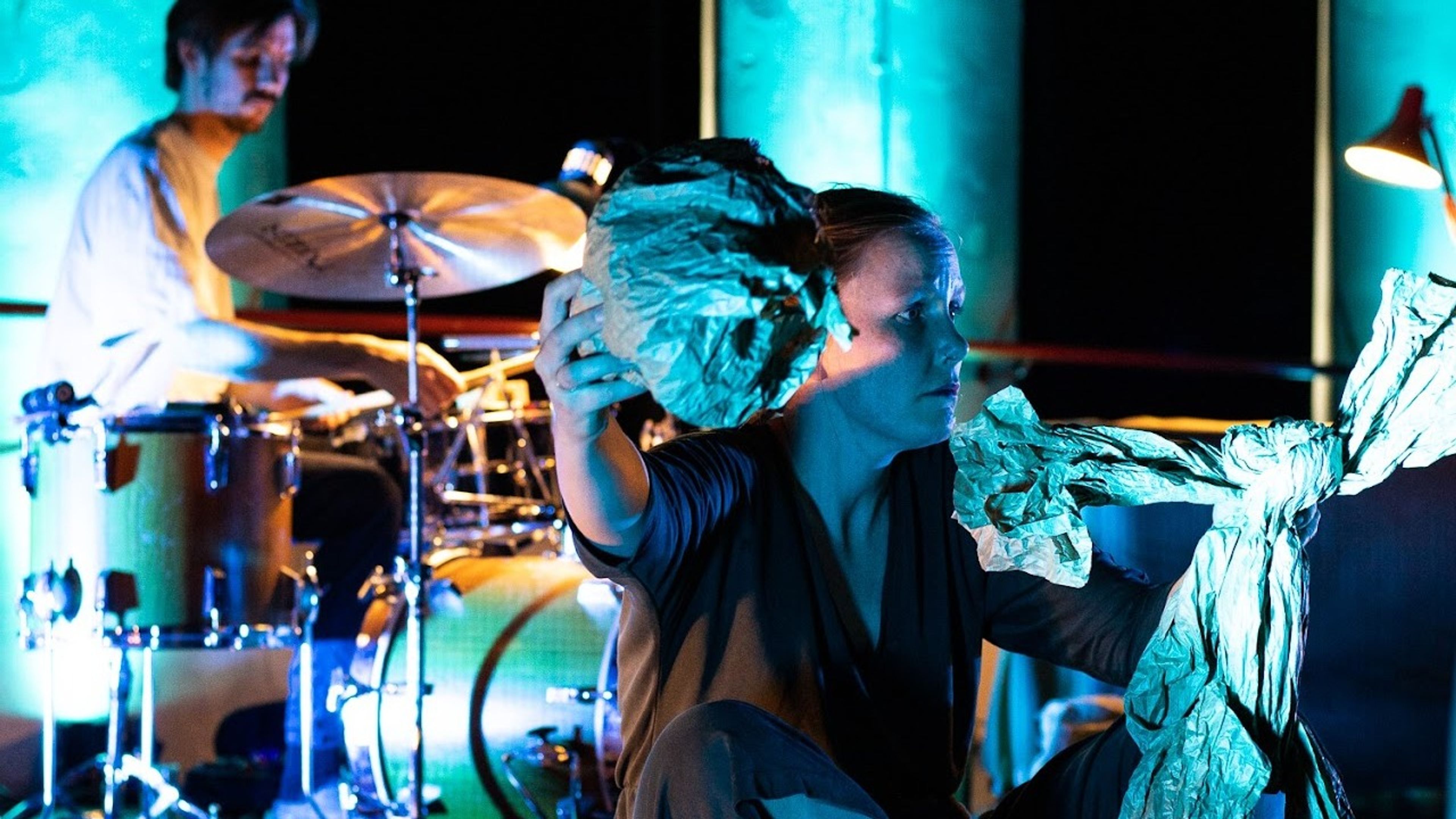 Promotional graphic for BARNESØNDAG // Papirspill